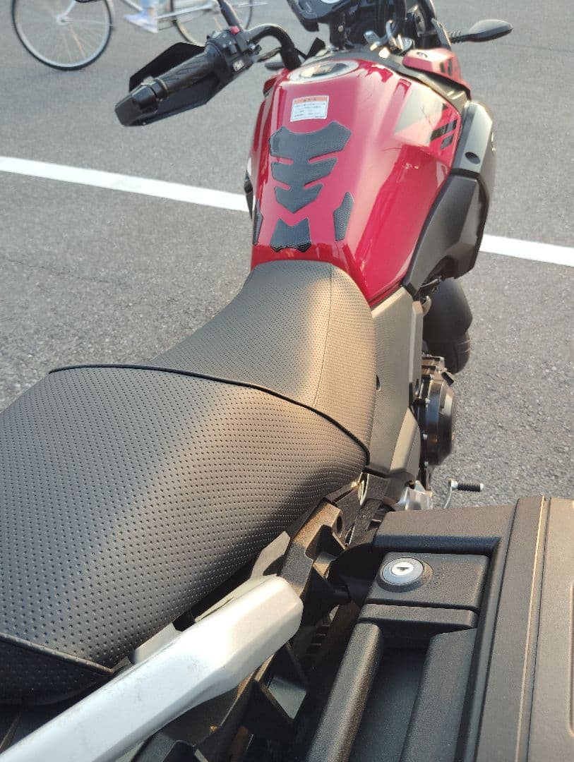 Vストローム２５０cc シート　あんこ増し ハイシート 値下げ交渉応じます。