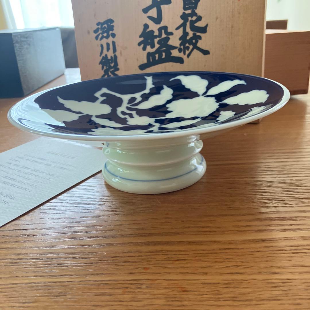 深川製磁 高級　明宣徳年製写印 瑠璃地 草花折枝白抜紋 白花紋 菓子盤 高台珍し