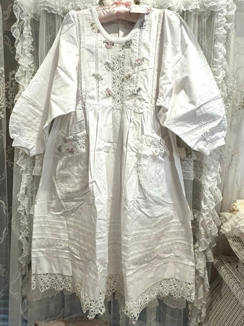 タク付き新品未使用さえらヒスクローネコットン 割烹着おまけ❤️さえらフリフリカゴ❤️