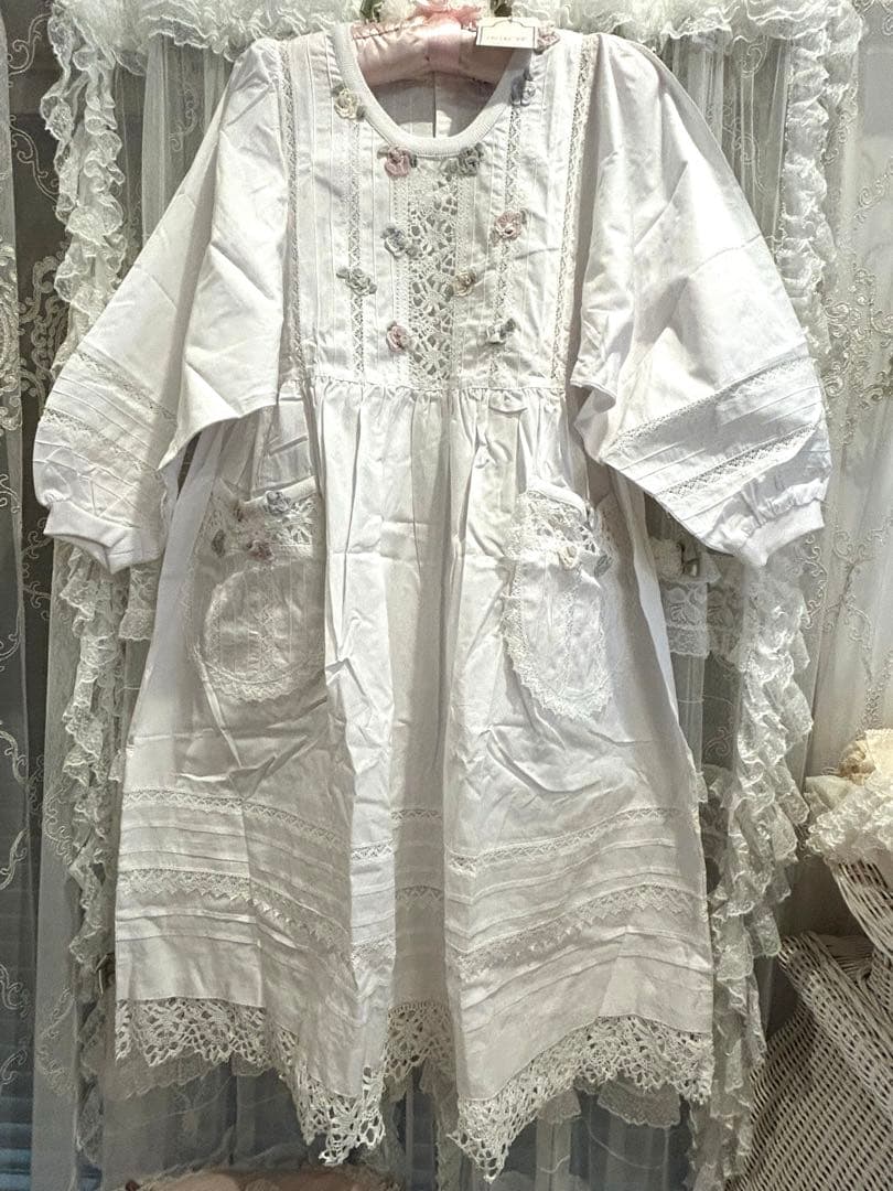 タク付き新品未使用さえらヒスクローネコットン 割烹着おまけ❤️さえらフリフリカゴ❤️