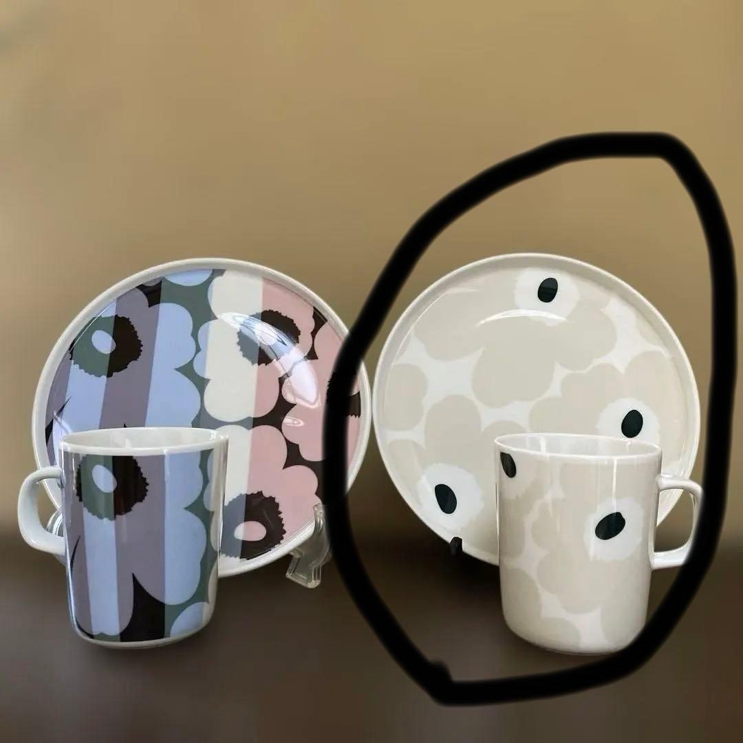 マリメッコ　プレートとマグカップ4点セット