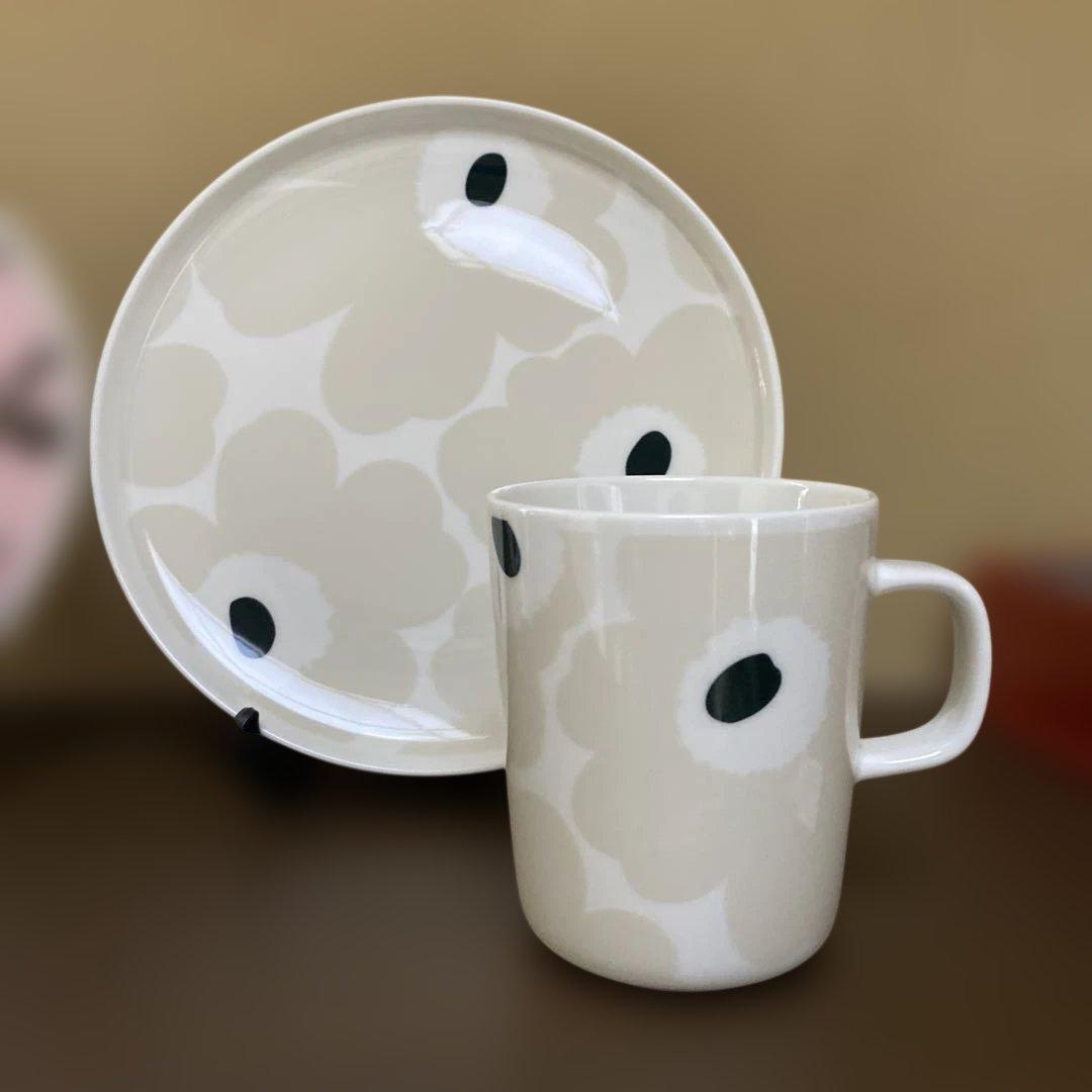 マリメッコ　プレートとマグカップ4点セット