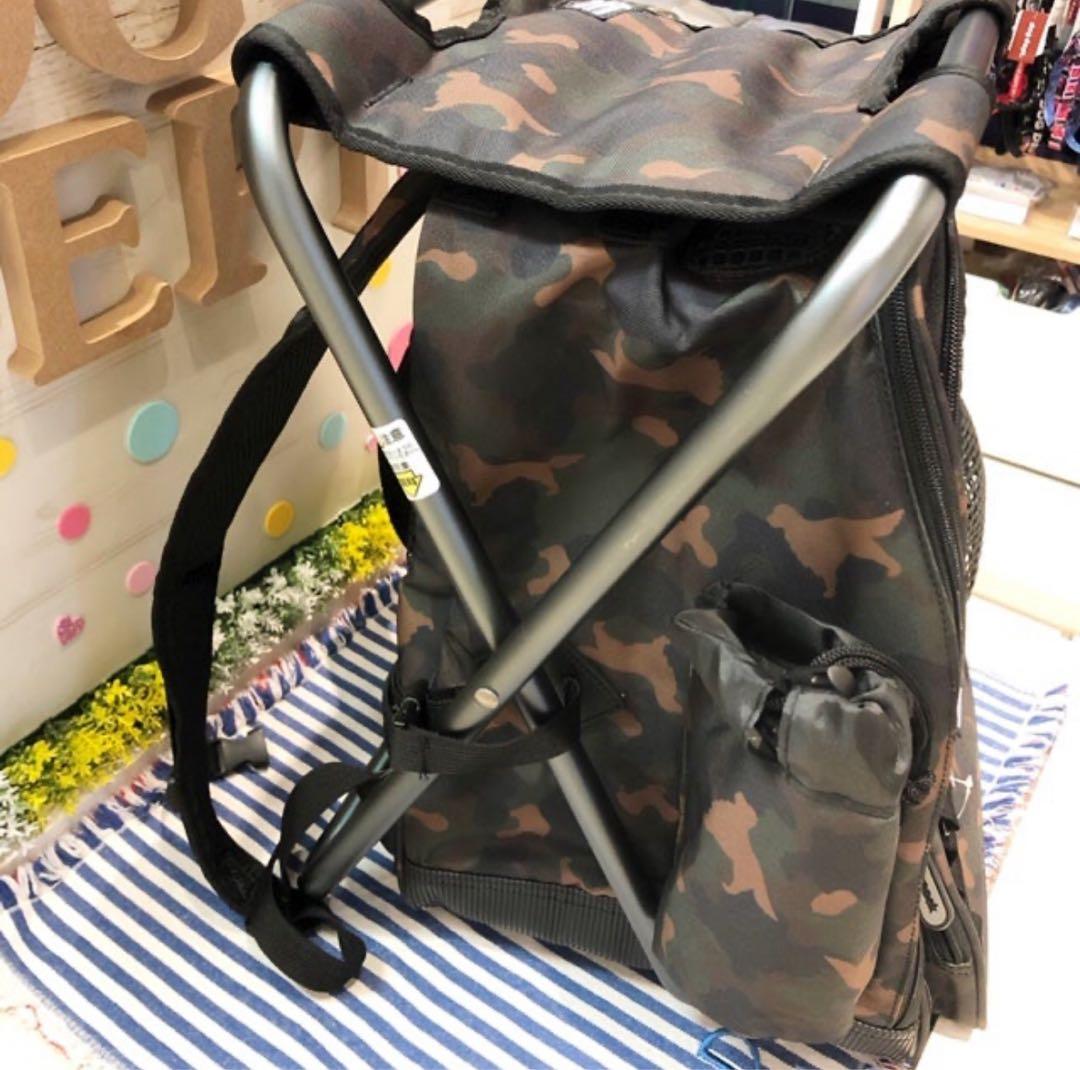 DOG DEPTキャリーバッグリュック　迷彩 カモフラ犬柄　　椅子付き分離可能。