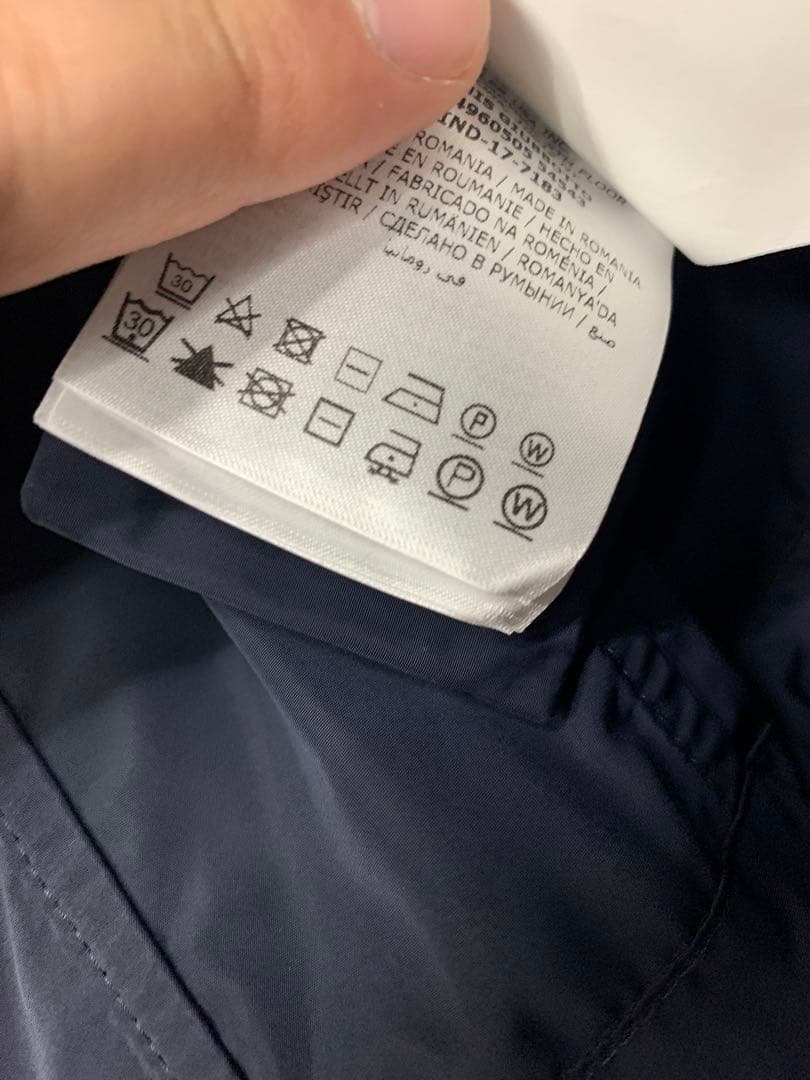 MONCLER フード付きネイビージャケット