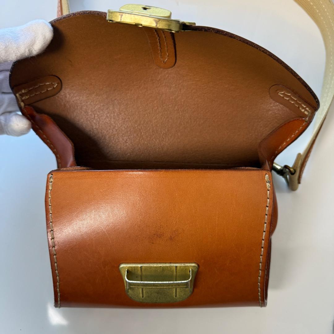 HERZ ヘルツ 3次元立体フォルム 2wayウエストボディバッグキャメル