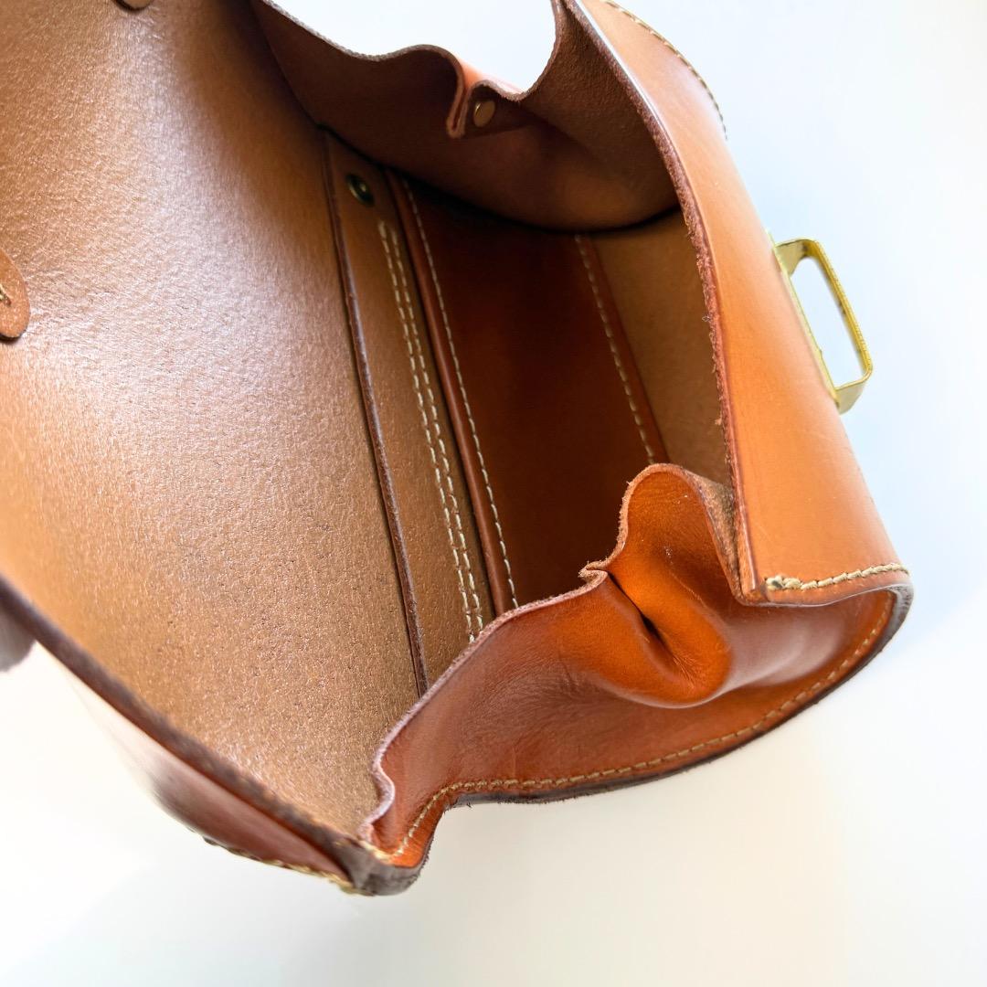 HERZ ヘルツ 3次元立体フォルム 2wayウエストボディバッグキャメル