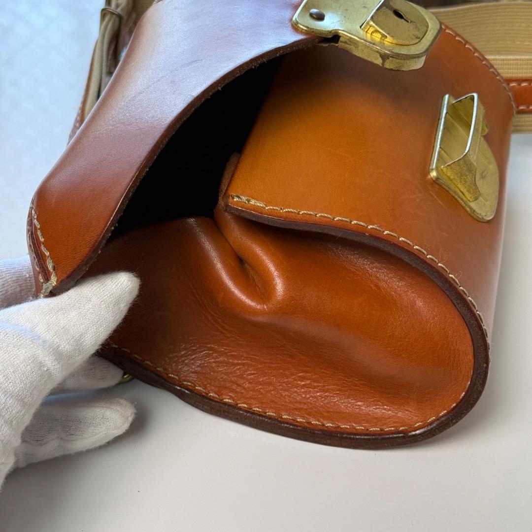 HERZ ヘルツ 3次元立体フォルム 2wayウエストボディバッグキャメル