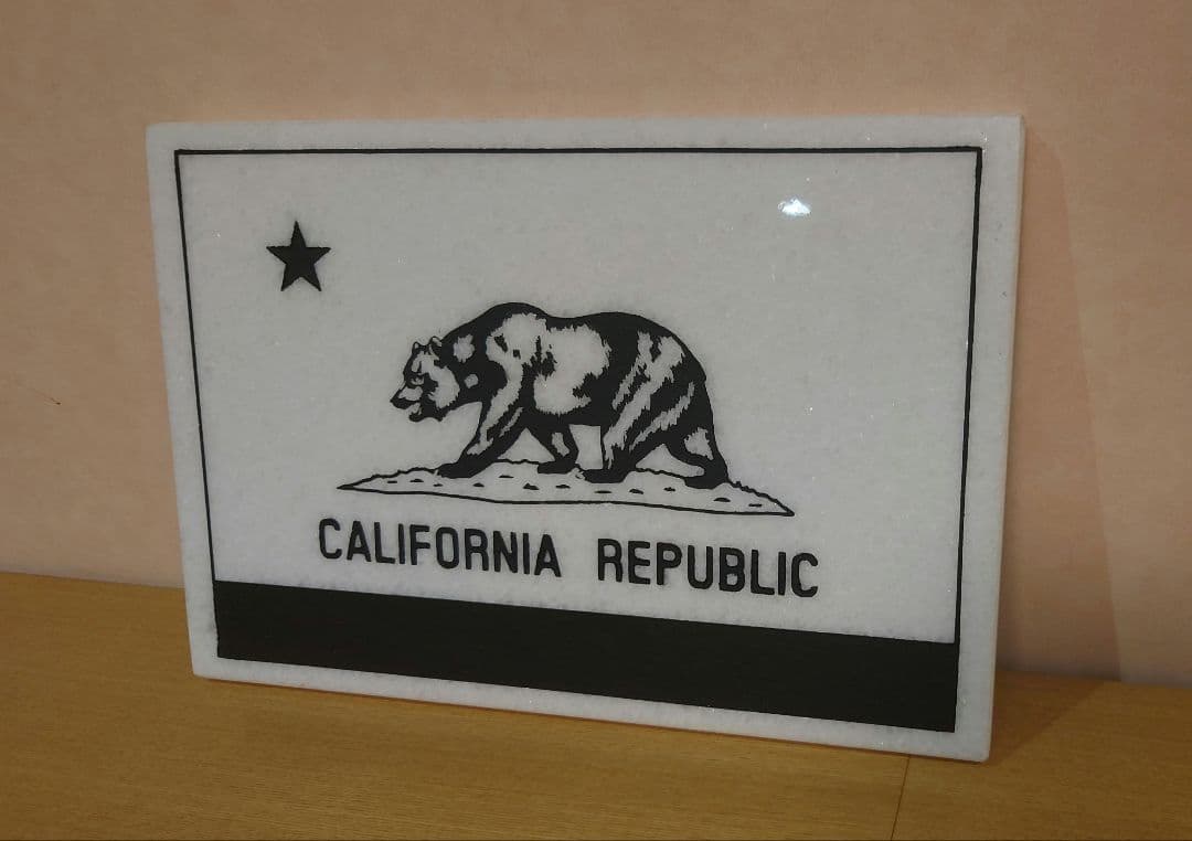 カリフォルニアリパブリック　アート　ストーン