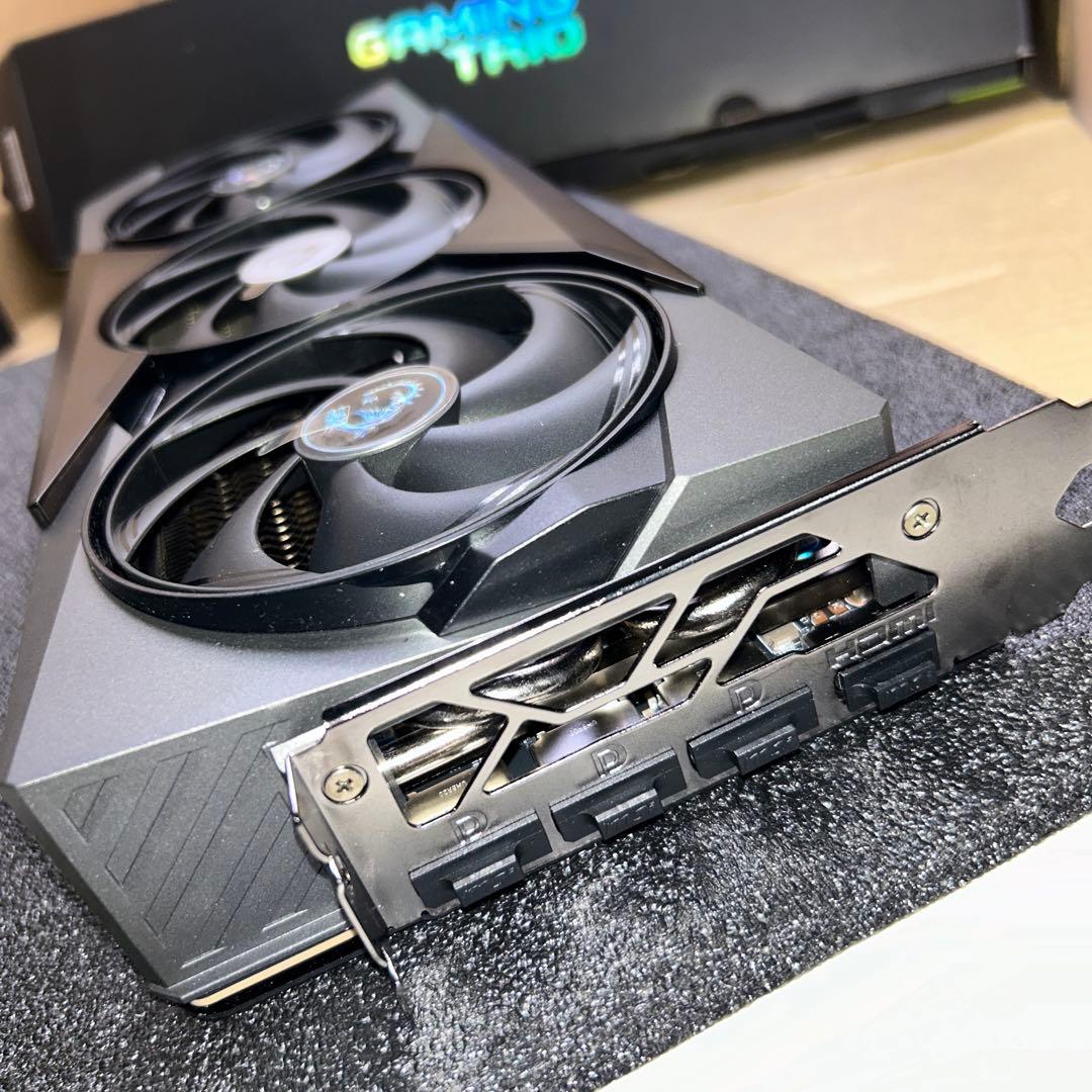 グラフィックボード・グラボ・ビデオカード MSI GeForce RTX 5070 Ti 16G GAMING TRIO