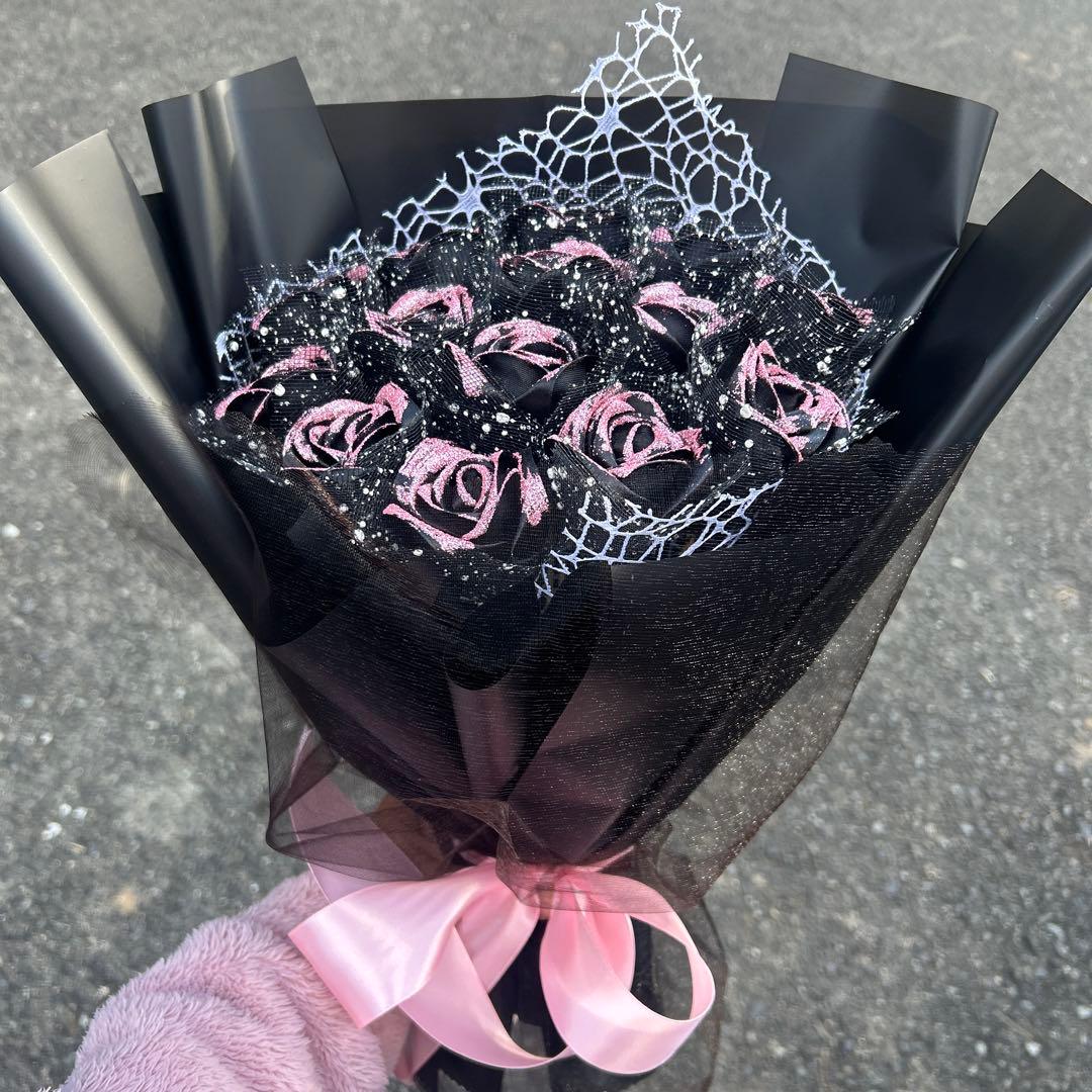 14本黒バラブーケピンク色ラメ付き❣️プレゼント 枯れない花 永生バラ 特別な人へ