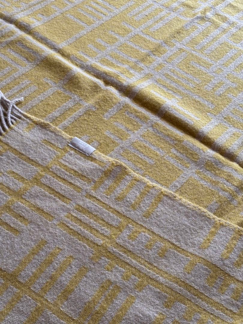 北欧柄のフリンジ付きブランケット