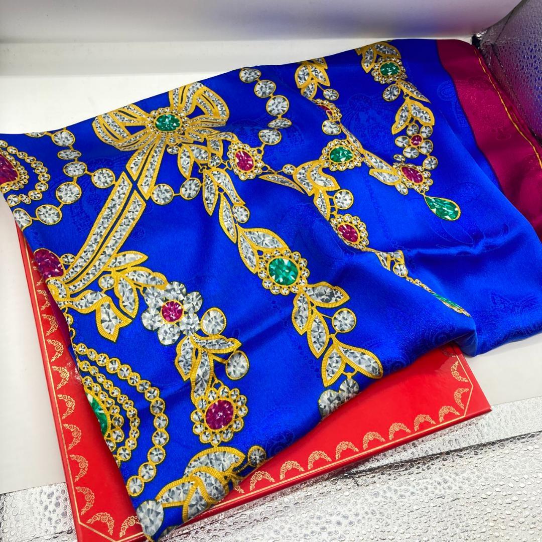 ▼美品　must de Cartier シルク　スカーフ　箱付き　ジュエリー柄