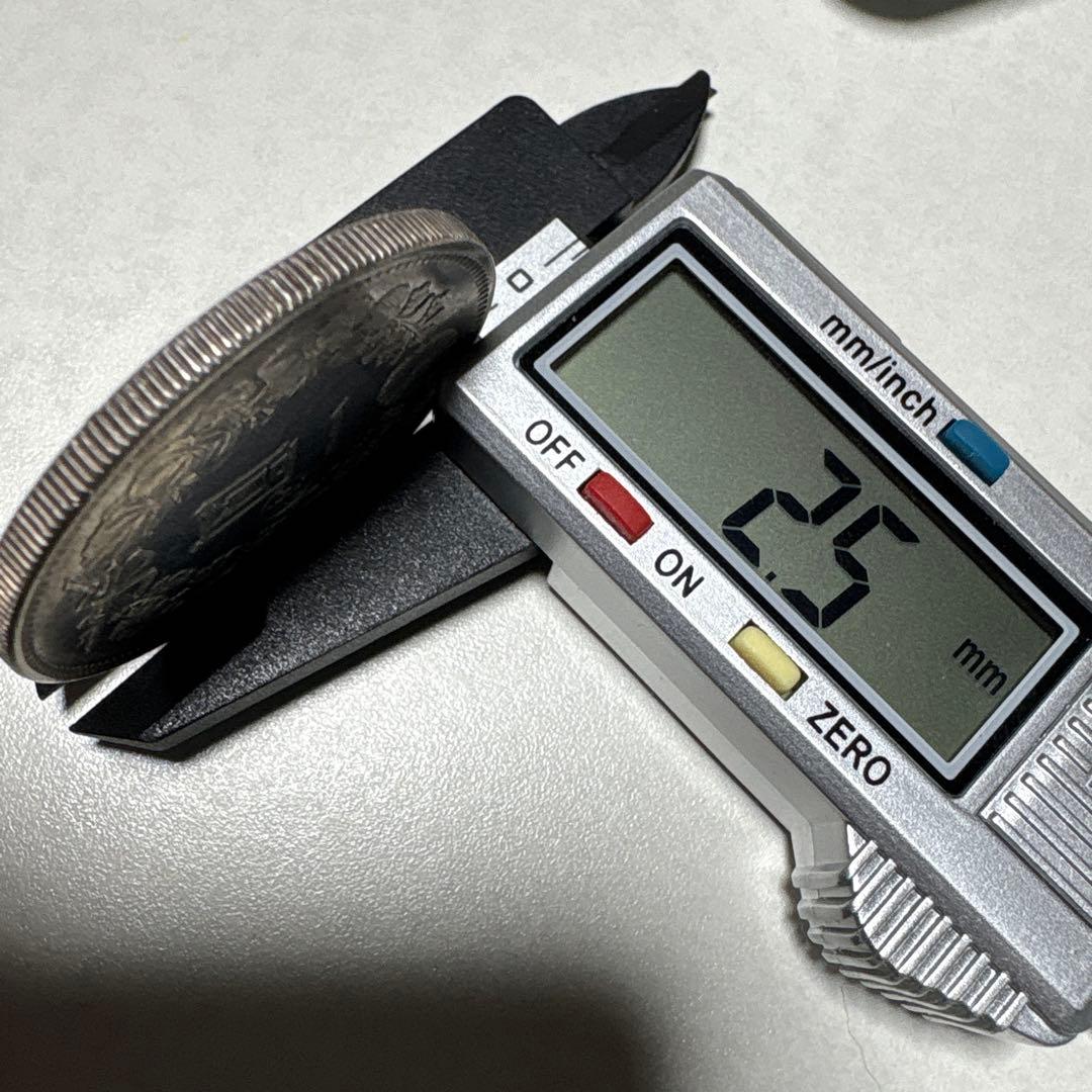 【本物保証】美品　一圓銀貨　丸銀右打　明治28年銘