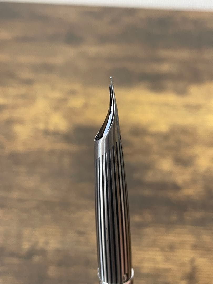 新品未使用　1970年代　ペン先軸一体型　蝕刻　μ ストライプ　ミュー　万年筆