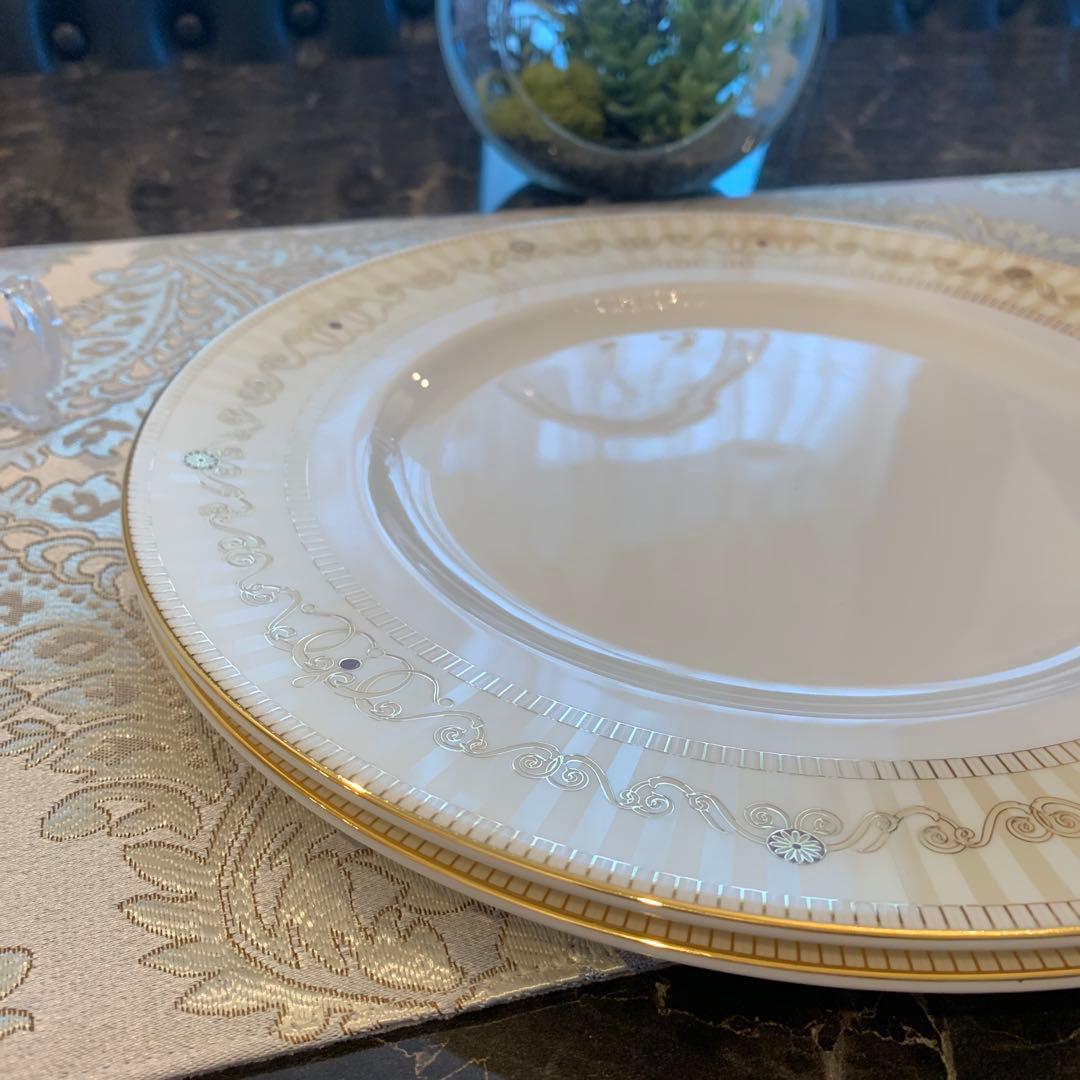 未使用　ウェッジウッド アレクサンドラ　シャンパン　27cm ディナープレート