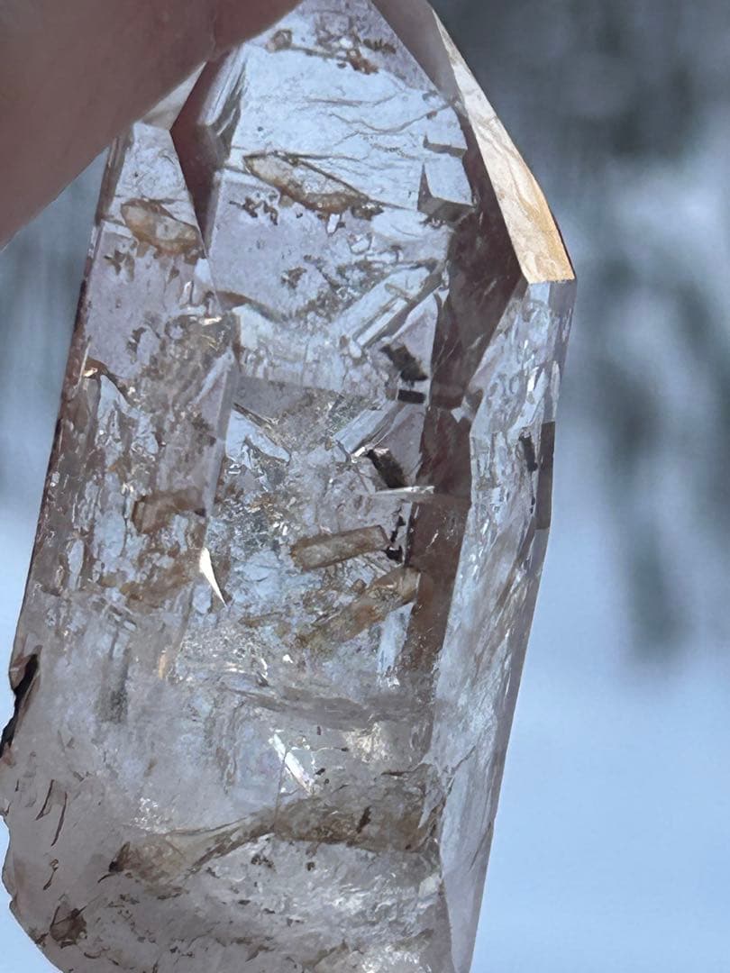 ブラジル・ディアマンティーナ産 レインボー入り ナチュラルクリアクォーツ