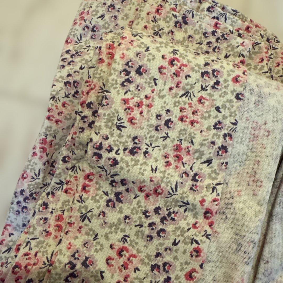 新品未使用　ローラアシュレイ　タルーラ　二つ山　オーダーカーテン　ピンク　①