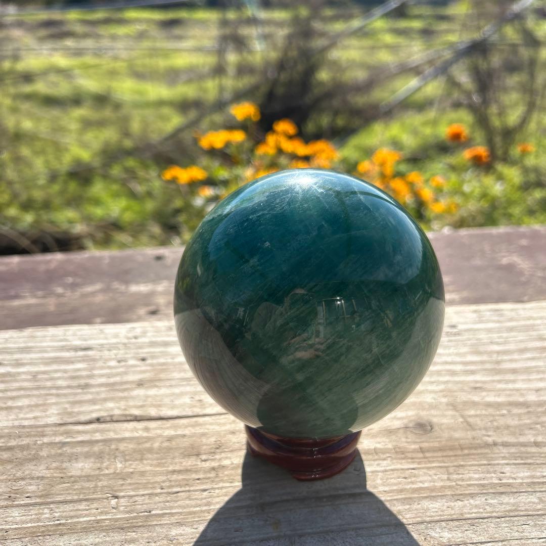 魅惑な色合いと素敵な模様✨バイカラー フローライト 丸玉 天然石