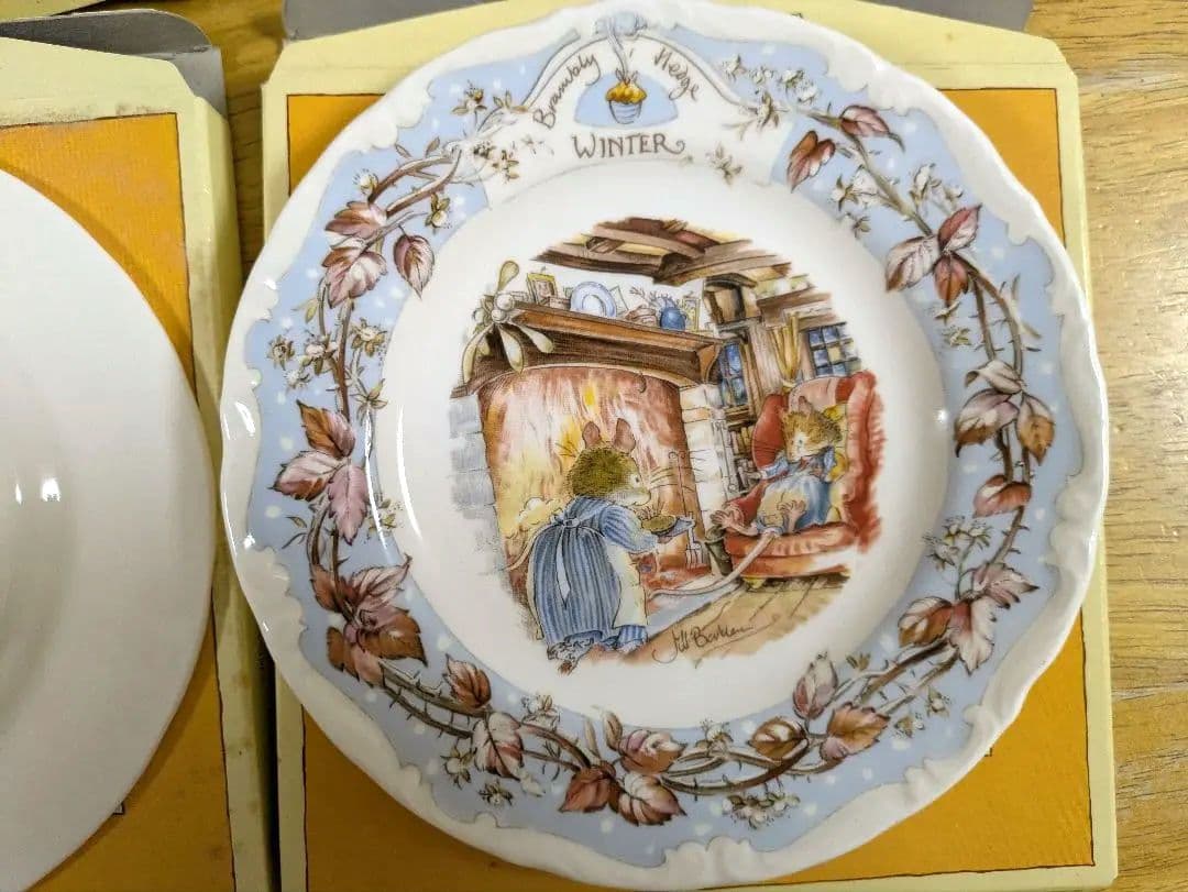 ☆Aqua　ロイヤルドルトン　ブランブリーヘッジ　春夏秋冬　プレート　4枚