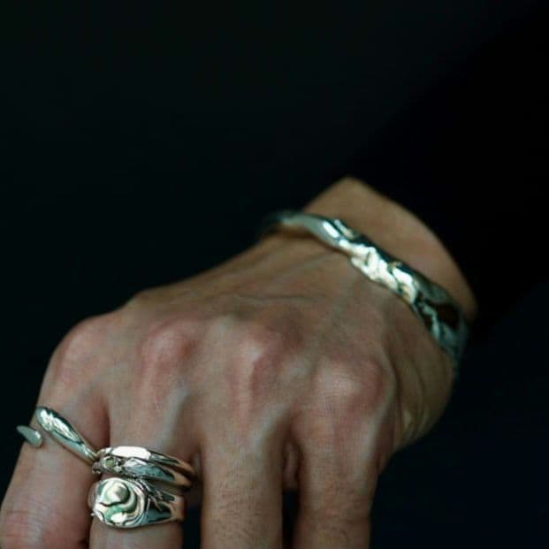 アクセサリー kei shigenaga saku bangle silver & 18k