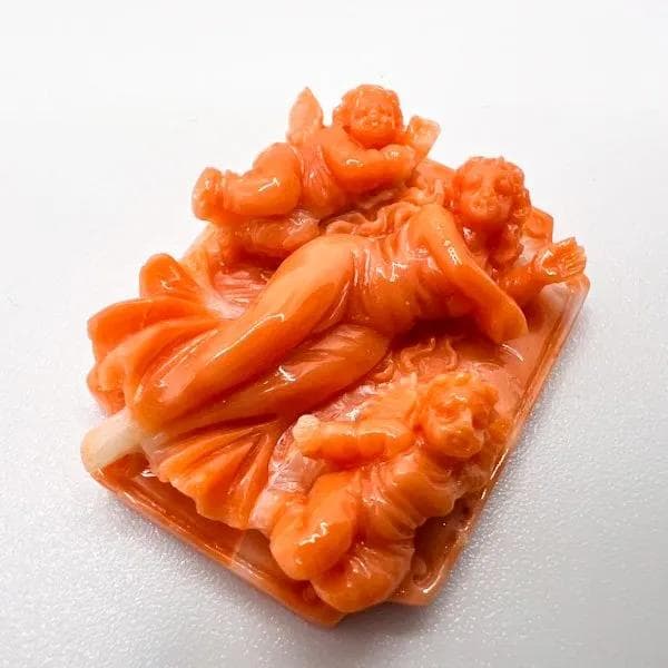 天然珊瑚　彫刻　K 10タイプ