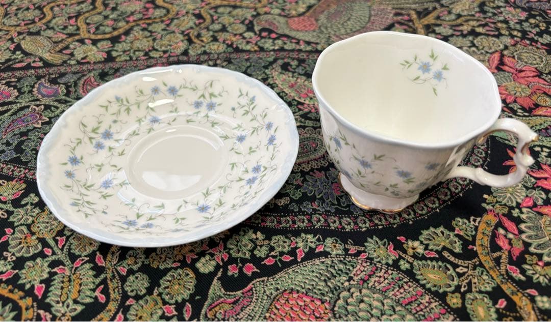 ロイヤルアルバートCarolineティーセット