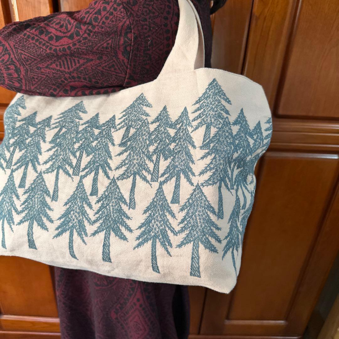 美品　minä perhonen ランド　シアター　木のデザイン トートバッグ