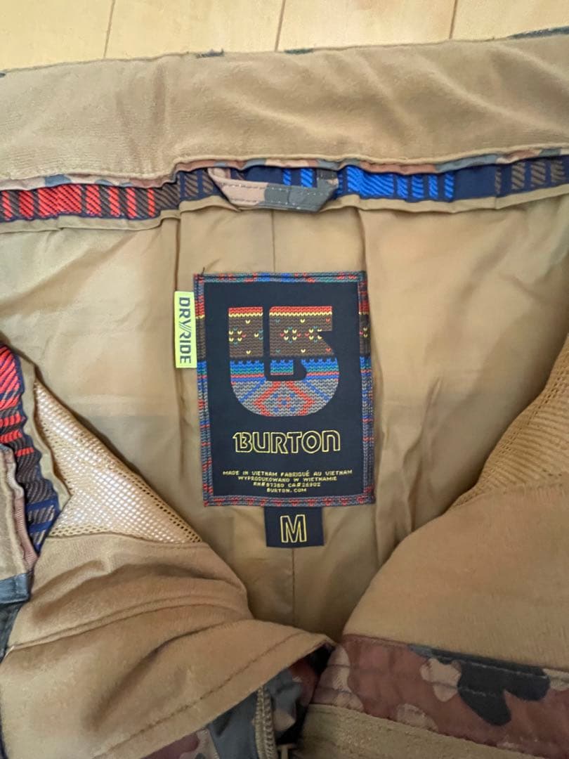 バートン　迷彩カーゴパンツ　Ｍサイズ　未使用