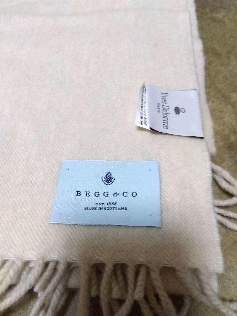 BEGG＆CO（ベグ＆コー）ベージュと白 中間色のストール
