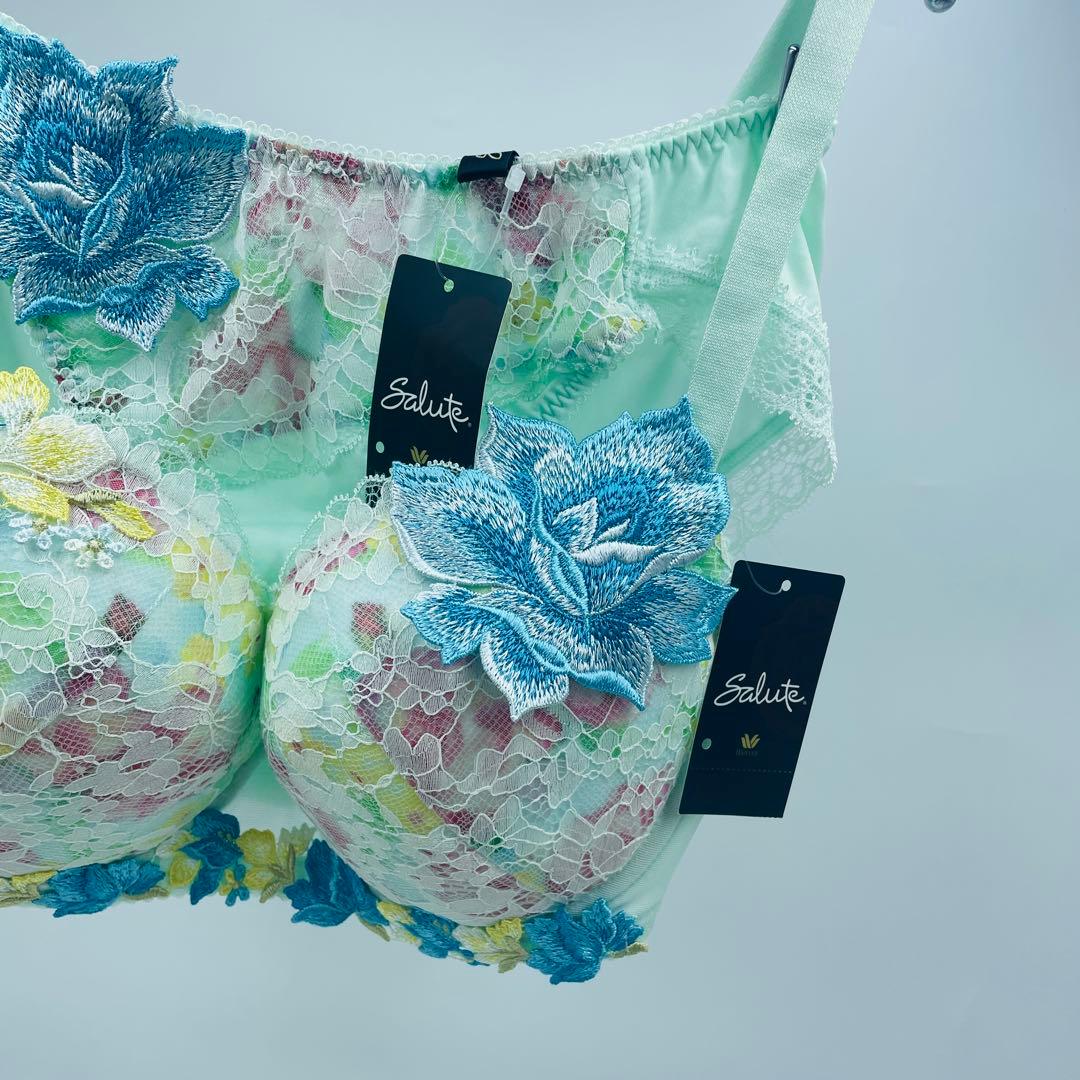 ワコール サルート 32G P-upタイプ 無邪気な少女が淑女へC65M