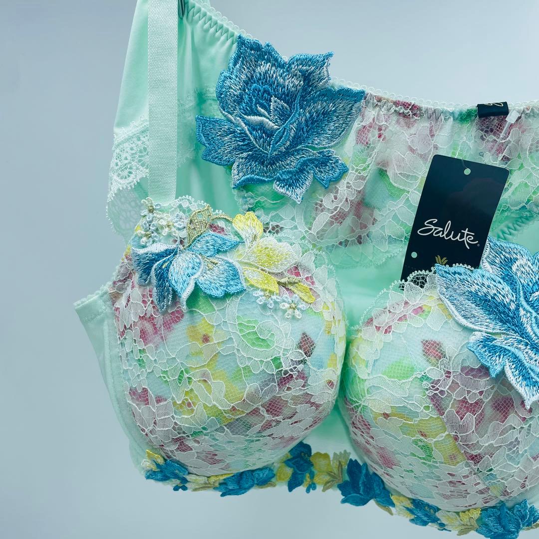 ワコール サルート 32G P-upタイプ 無邪気な少女が淑女へC65M