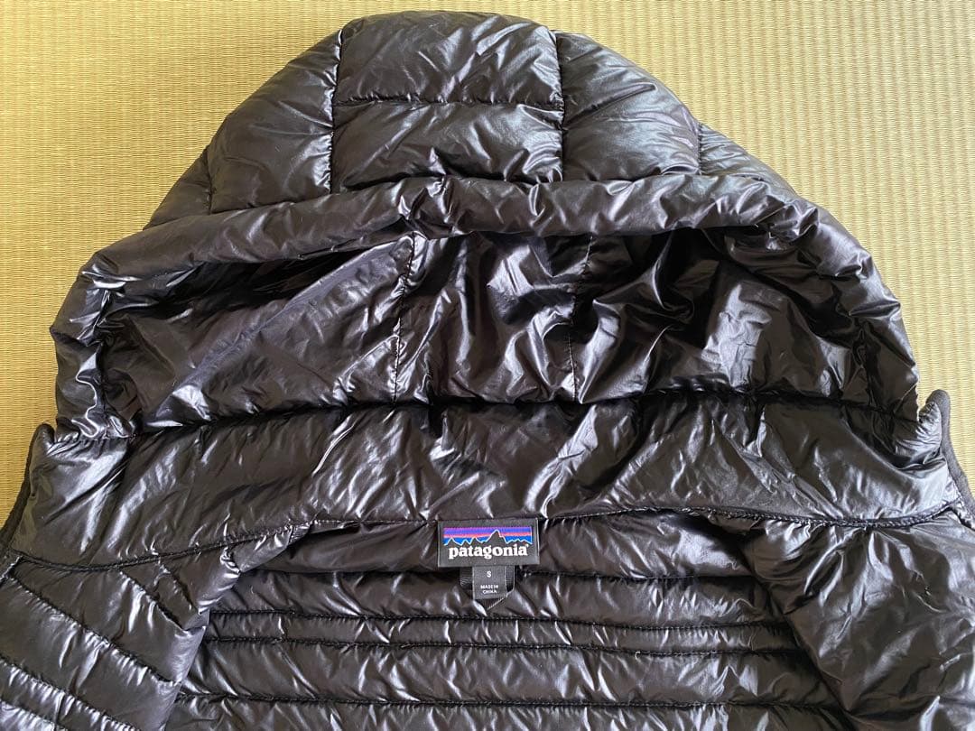 patagonia パタゴニア　ウィメンズ・ウルトラライト・ダウン・フーディ　S