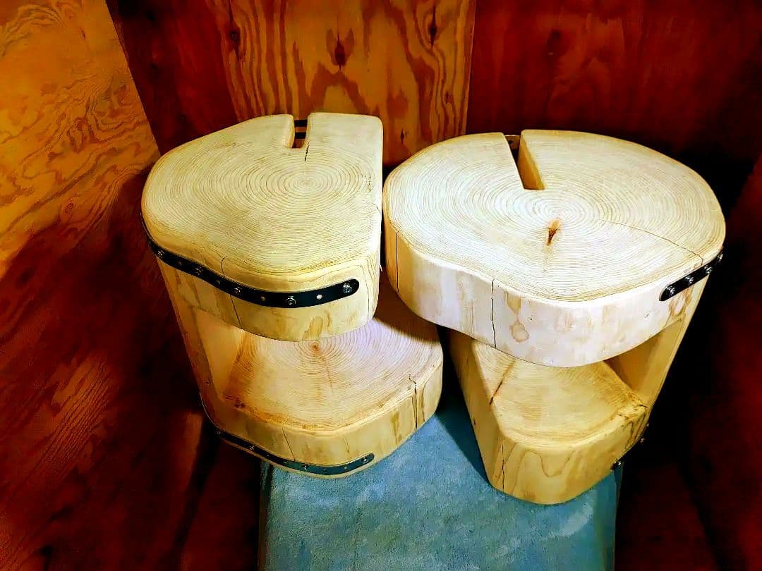 オリジナルデザイン天然ひのき 丸太 組合わせ 双子 椅子 テーブル高さ約43cm