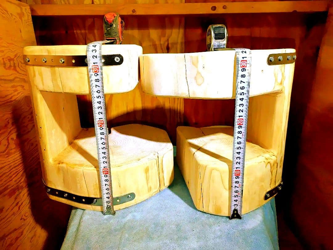 オリジナルデザイン天然ひのき 丸太 組合わせ 双子 椅子 テーブル高さ約43cm