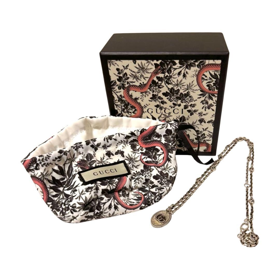 星野源プロフ推奨 GUCCI 蛇モチーフ GGマーモント ダブルG ネック