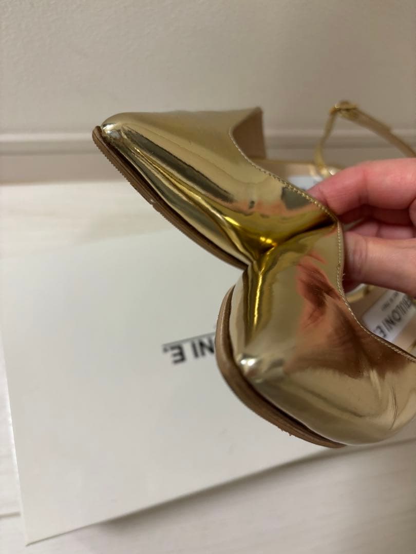 【NEBULONI E.】ポインテットパンプス