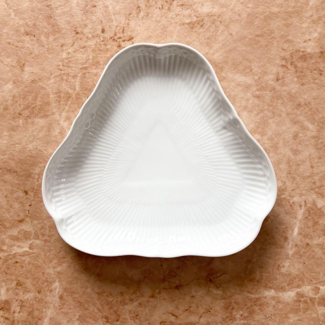 【ロイヤルコペンハーゲン トライアングルディッシュ ホワイト 22.5cm】