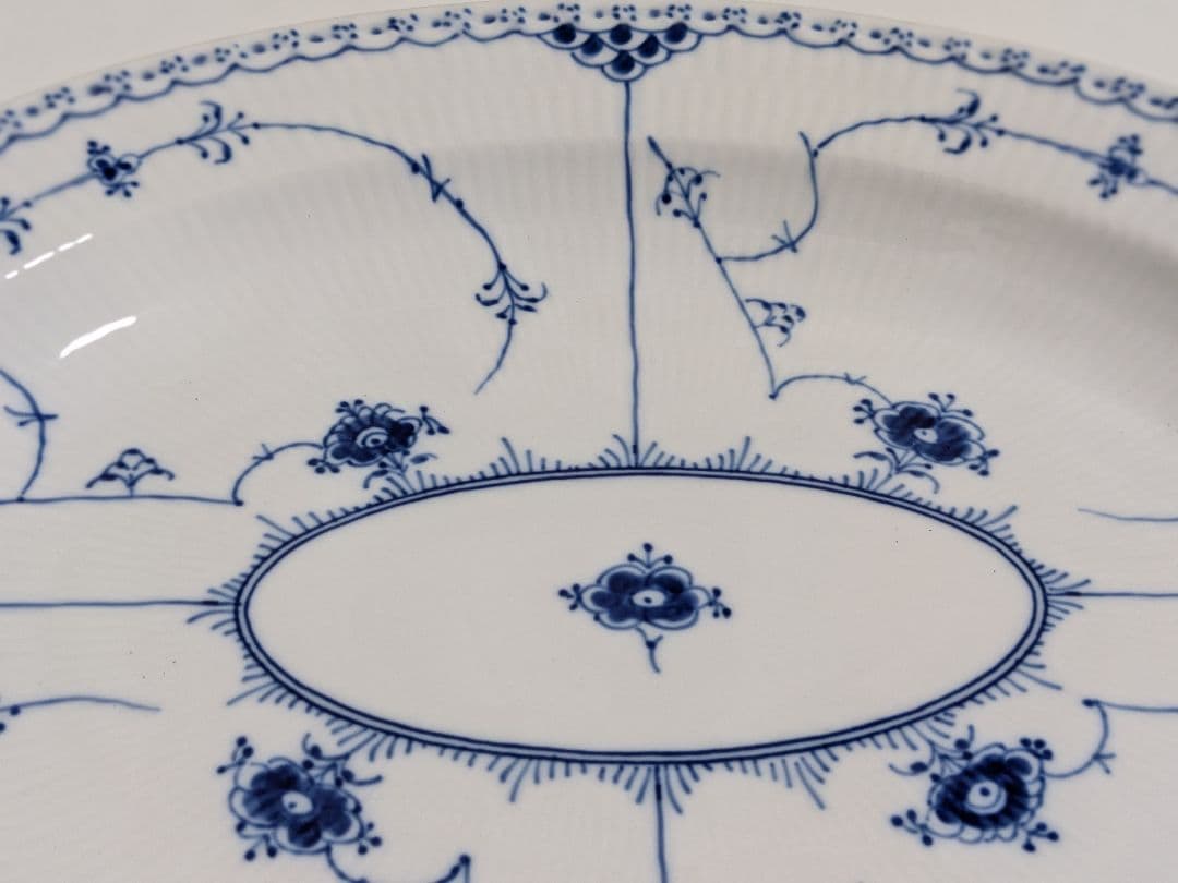 【値下げ】ロイヤルコペンハーゲン・ブルーフルーテッド プレイン オーバルプラター