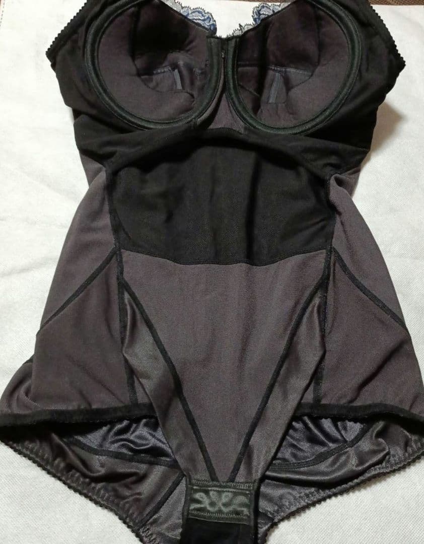 美品　MARUKO　カーヴィシャス　ボディスーツ　D75L　補正下着　マルコ