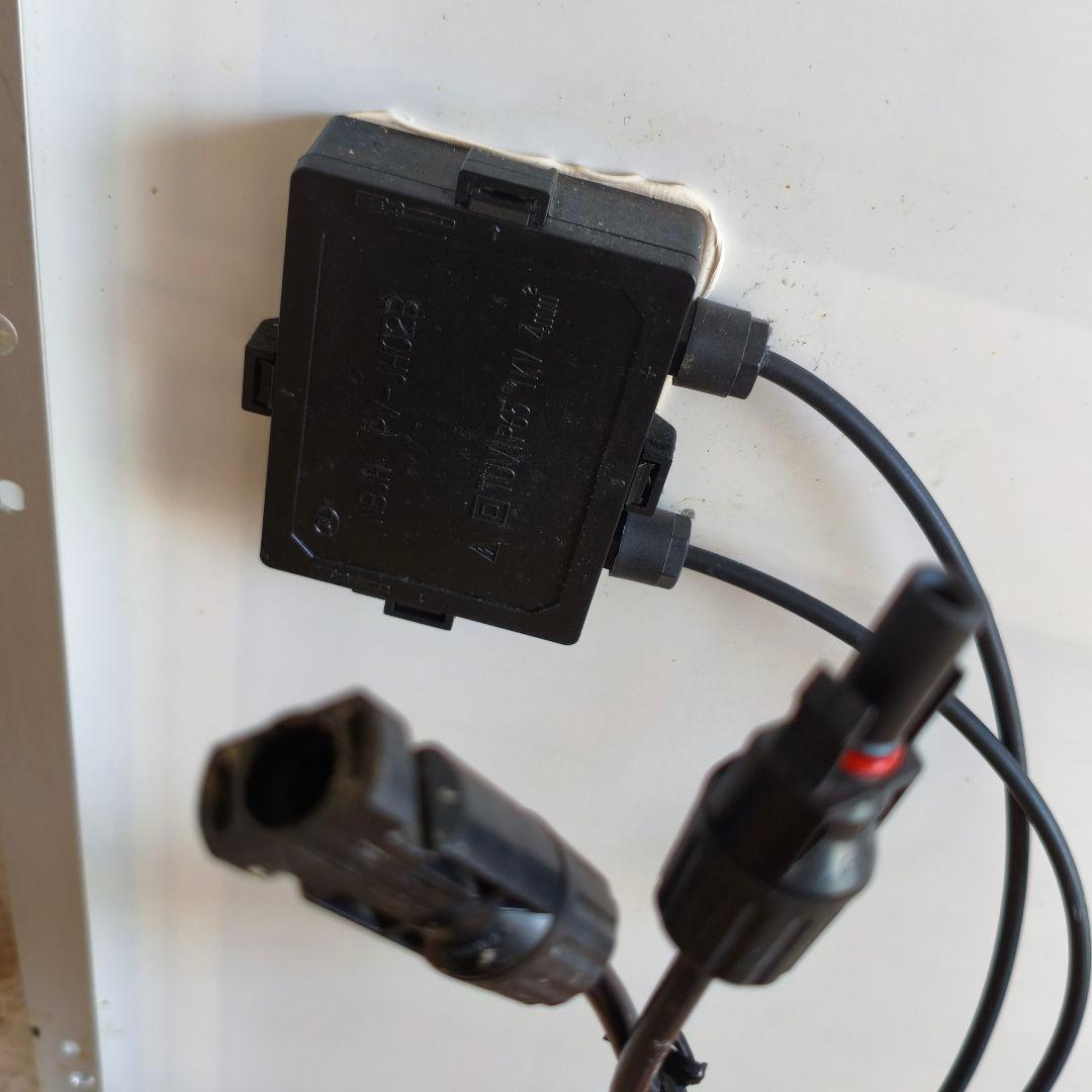 ソーラーパネル　110W　12V　サンパワーセル搭載モデル　キャンピングーカー