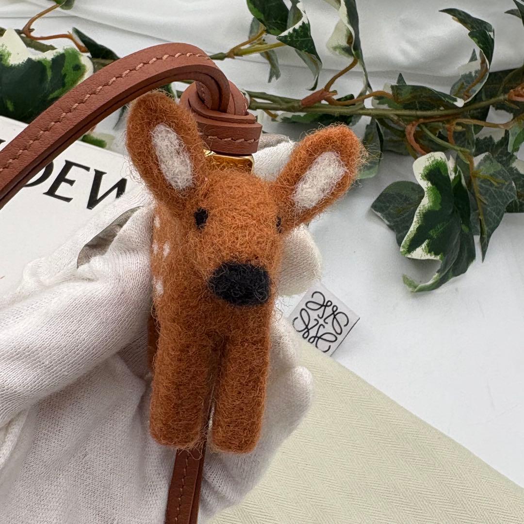 ロエベ　アナグラム チャーム 　ディア