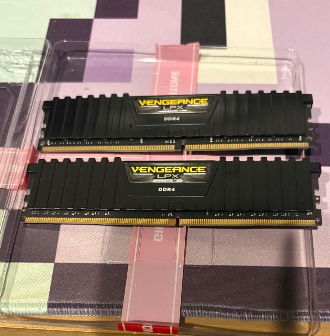 ト*ー様 CORSAIR VENGEANCE DDR4 16GB（8GB×2枚）