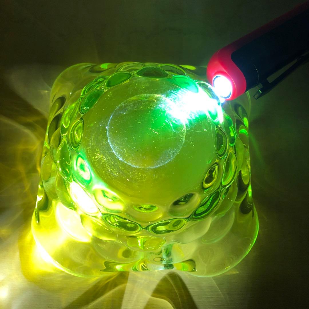 ウランガラス　灰皿型コンポート