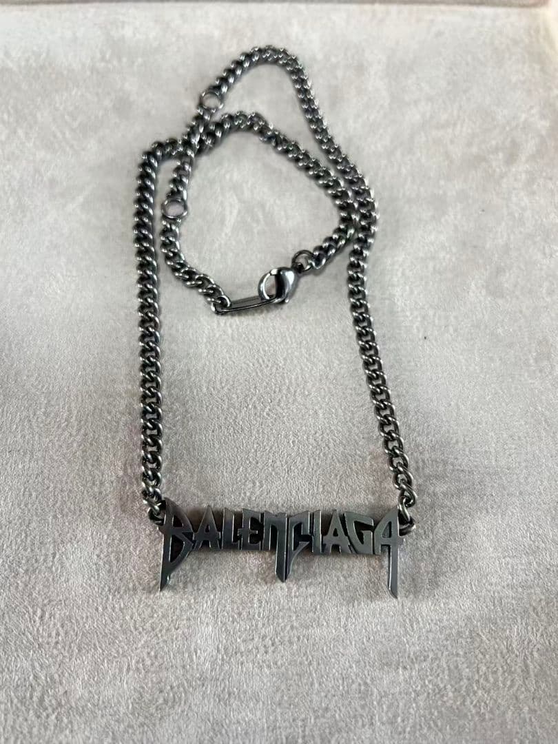 バレンシアガ BALENCIAGA 新品未使用 ロゴネックレス シルバー