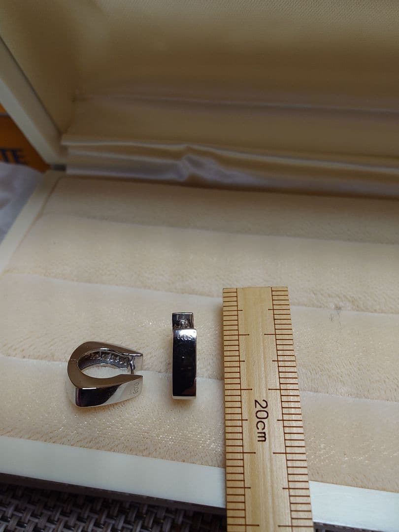 フォローワーとさせて頂きました。White GOLD　ダイアビアス0.05