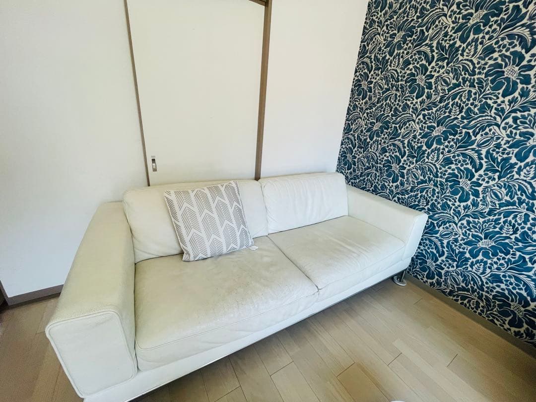 ホワイト革張りモダンソファ 梱包たの メル便利用