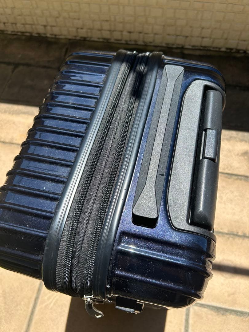 エース　ネイビー 中型キャリーケース 360度回転ホイール