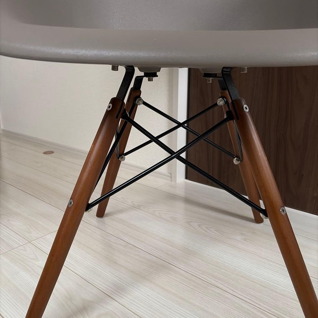 最終値下　リプロダクト　グレージュ アームチェア プラスチックシェル