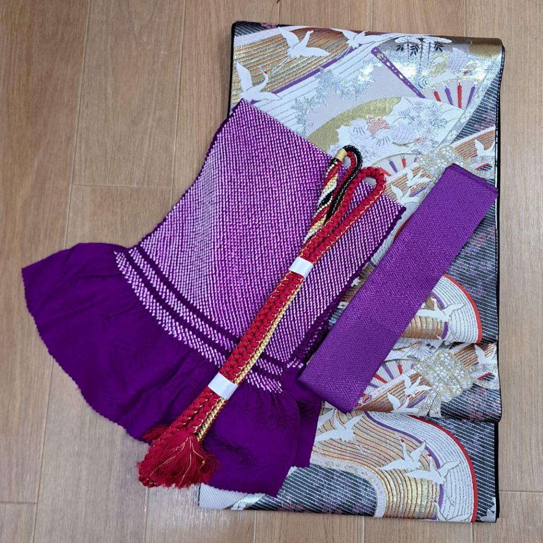 今大変お得なフルセット 正絹赤地振袖 ワイン裾グリーン御所車柄 成人式最適