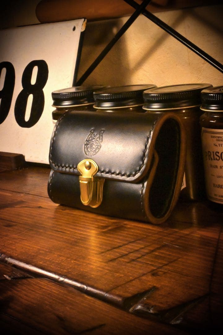 ちある　horween ホーウィン レザー財布 コンパクト 茶芯 ブラック